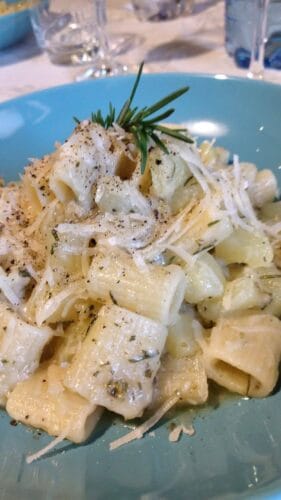 Ferienwohnungen in Le Marche 4 svg%3E